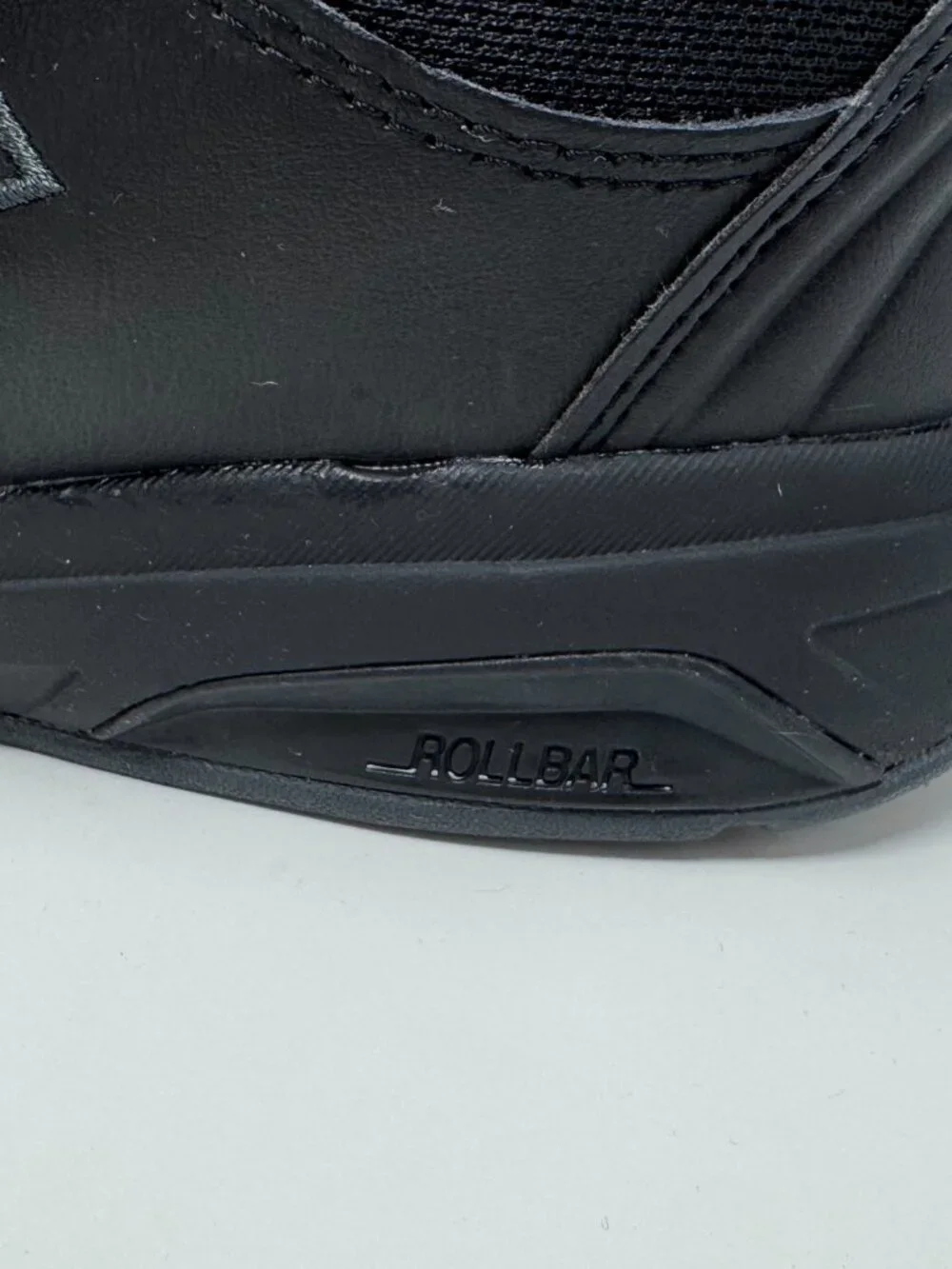 New Balance 813 Black Leather Walking Shoes Rollbar Wide 2E NWT 9.5